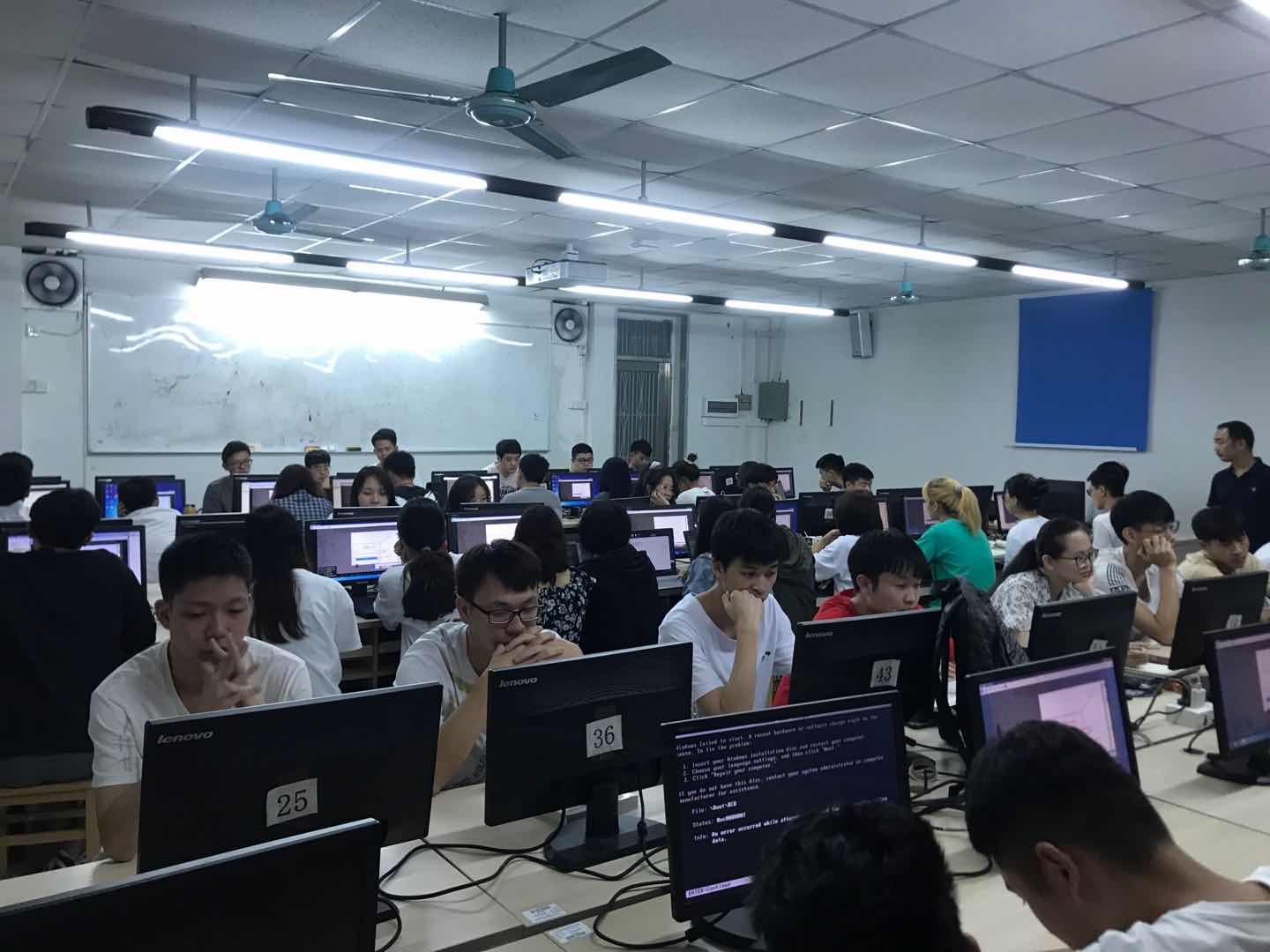 計應專業穩步推進“1+X Web前端開發技能證書”培訓工作，助力計算機技術開發人才培養